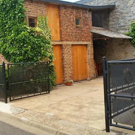 La Maison D'alfred- Cosy Avec Cour Burdinne