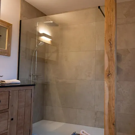 La Maison D'alfred- Cosy Avec Cour Burdinne