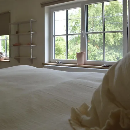 La Maison D'alfred- Cosy Avec Cour Burdinne